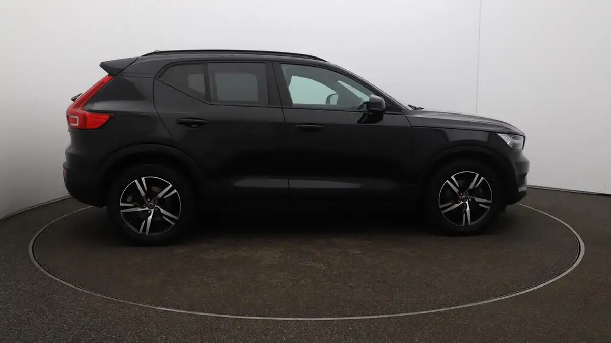 2022-volvo-xc40-20-b4-r-design-big-48