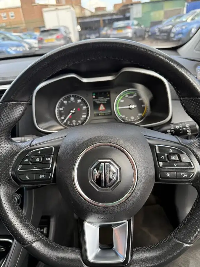 2021-mg-zs-suv-e-exclusive-ev-big-9