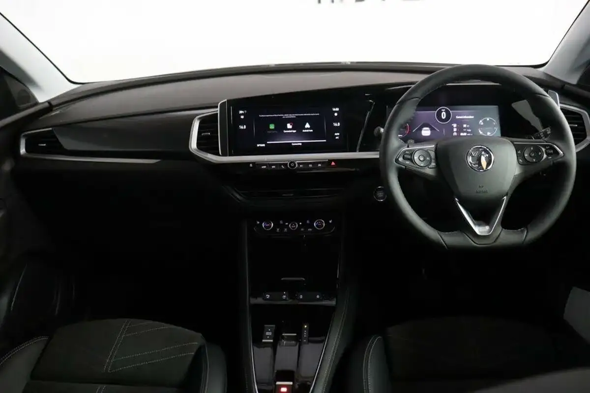 2024-vauxhall-grandland-12-ultimate-130ps-auto-big-6
