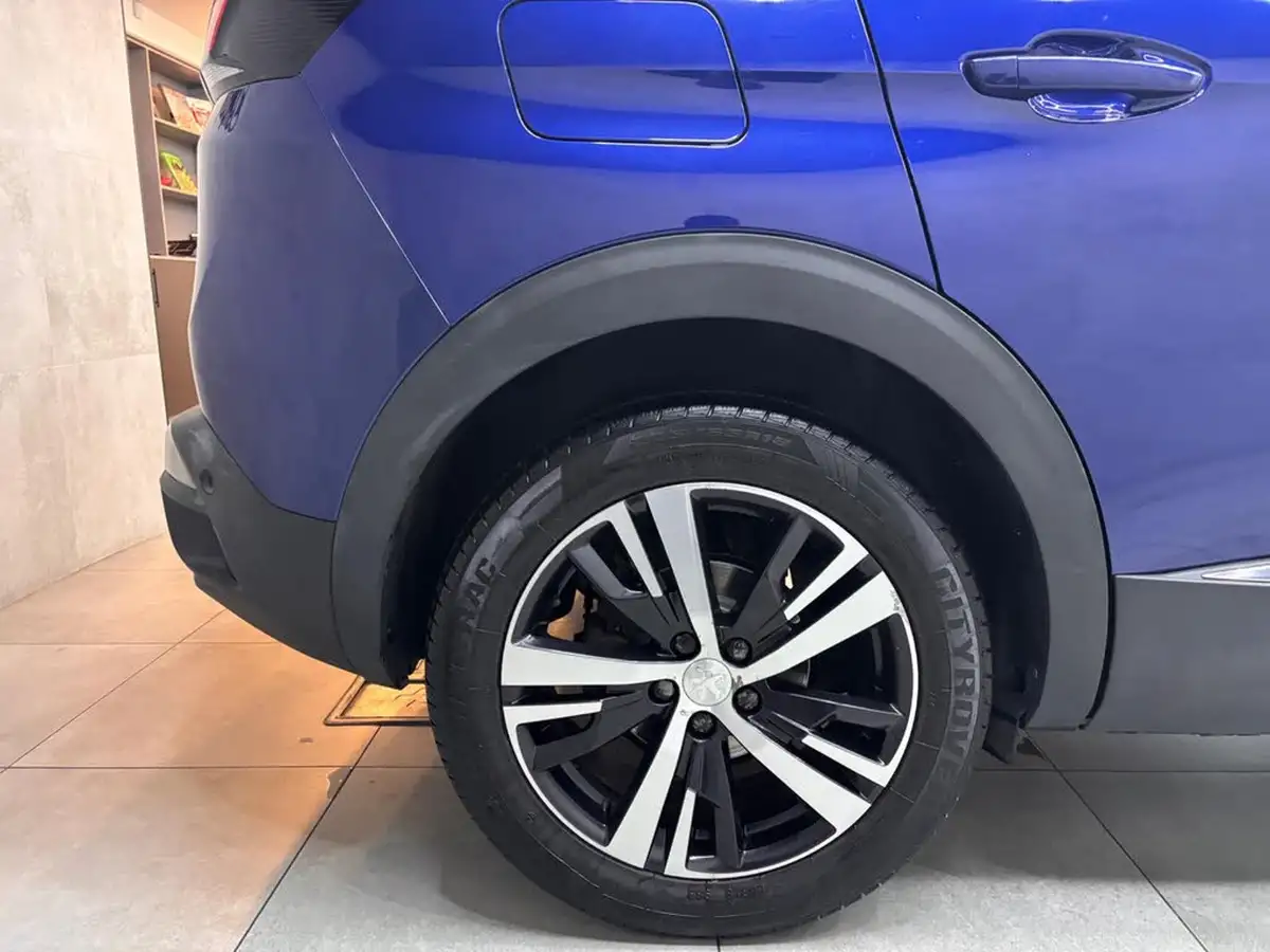 2018-peugeot-3008-suv-12-puretech-gt-line-big-6