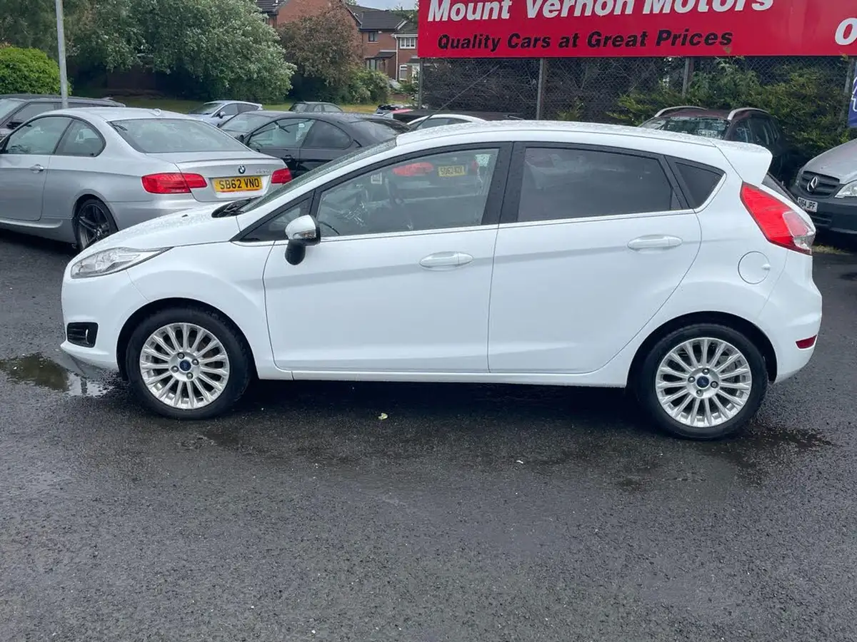 2015-ford-fiesta-10-titanium-100ps-e6-ecoboost-ss-5d-big-7