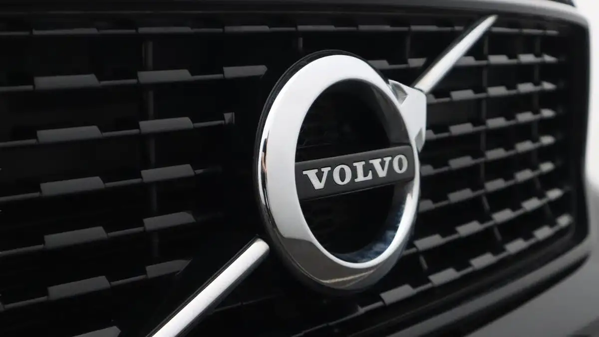 2022-volvo-xc40-20-b4-r-design-big-20