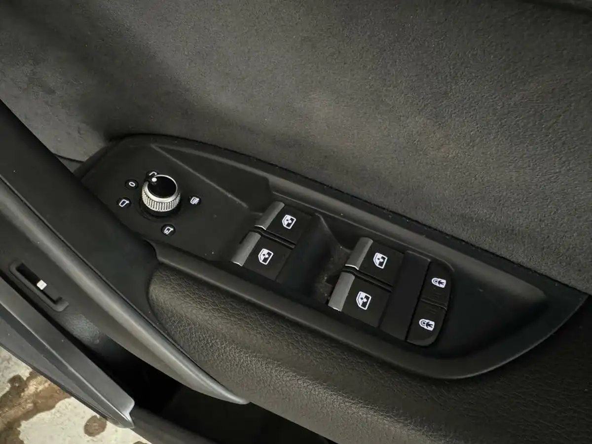 2022-audi-q5-20-50-tfsi-e-s-line-station-wagon-big-16