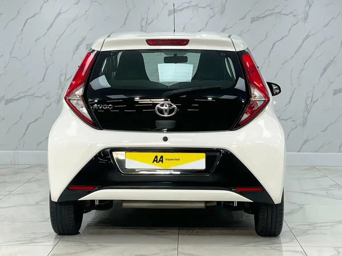 2020-toyota-aygo-10-vvt-i-x-play-big-9