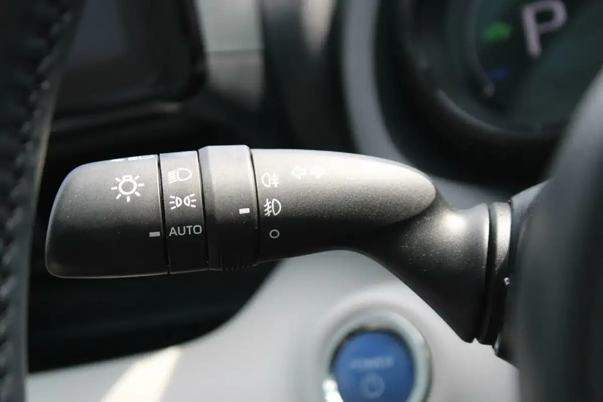 2023-toyota-yaris-15-vvt-i-excel-big-26