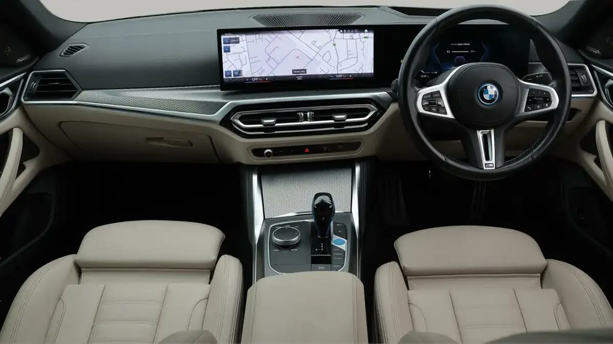 2022-bmw-i4-e-m50-big-13