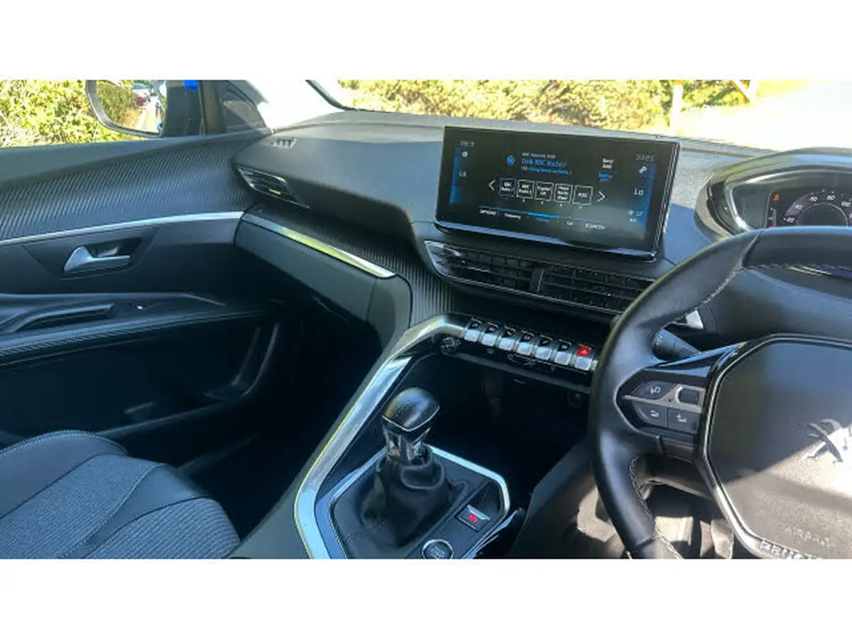 2021-peugeot-3008-suv-12-puretech-allure-big-13