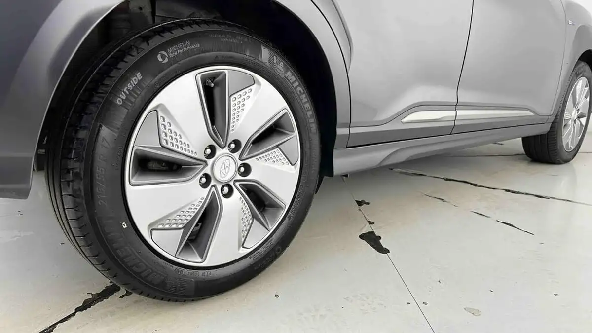 2020-hyundai-kona-e-premium-204ps-big-32