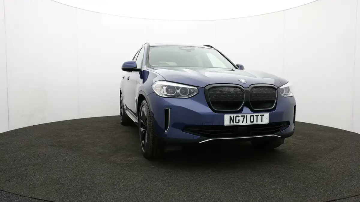 2022-bmw-ix3-e-premier-edition-big-54