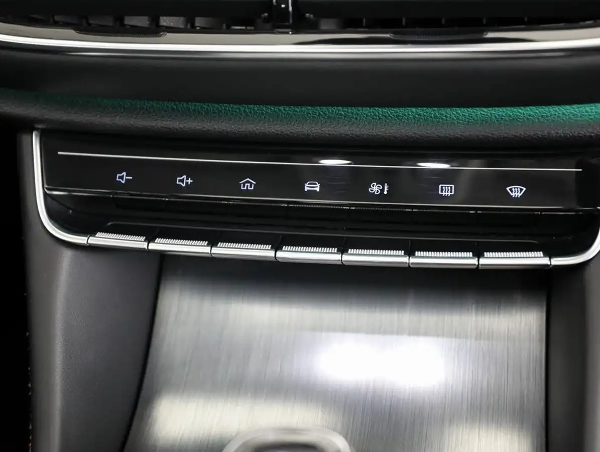 2022-mg-hs-15t-gdi-exclusive-162ps-dct-big-34
