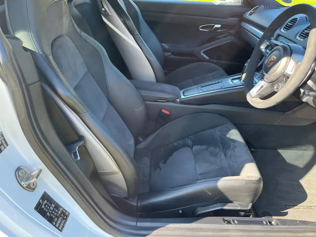 2018-porsche-cayman-718-25-cayman-gts-ss-pdk-big-23