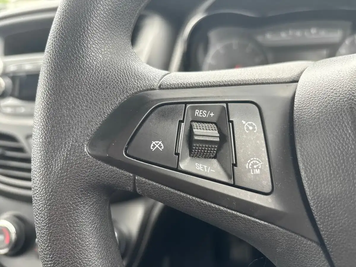 2017-vauxhall-viva-big-15