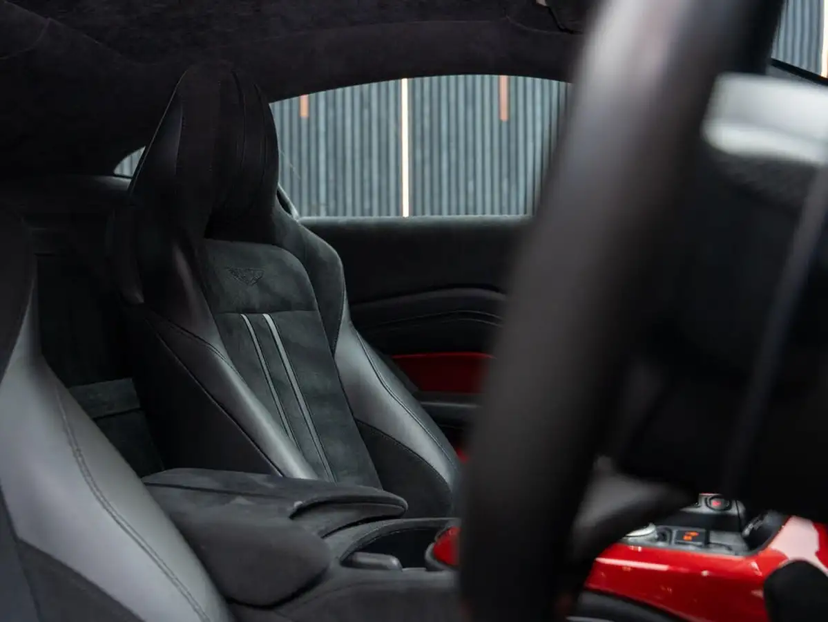 2019-aston-martin-vantage-40-v8-vantage-big-31