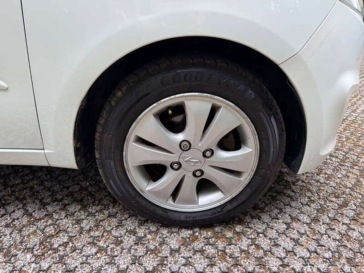 2012-hyundai-i10-12-active-big-46