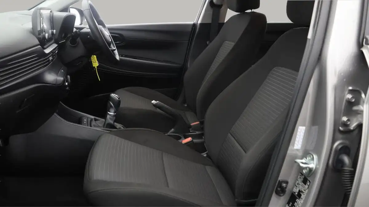 2022-hyundai-i20-10-t-gdi-se-connect-eclutch-imt-big-14