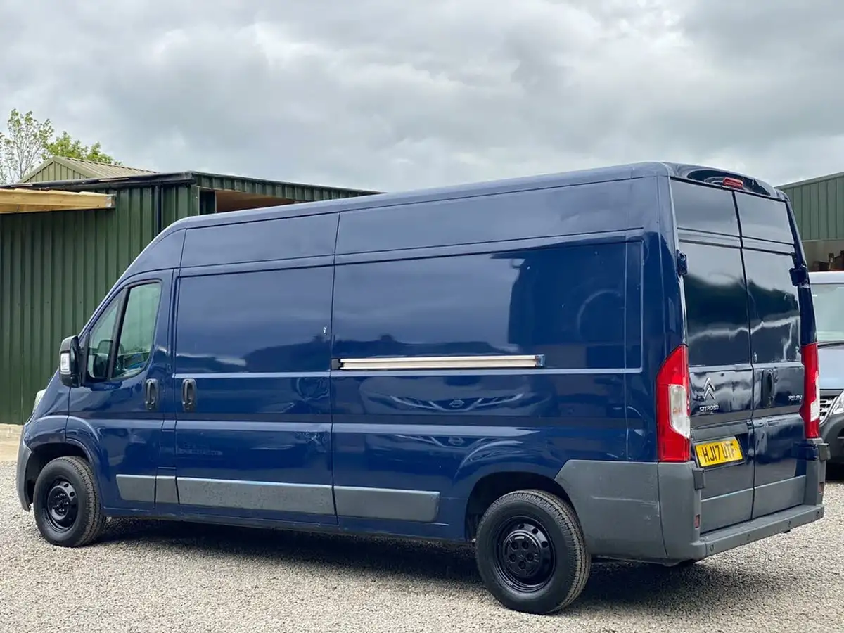 2017-citroen-relay-20bluehdi-35-l3h2-enterprise-130eu6-big-3