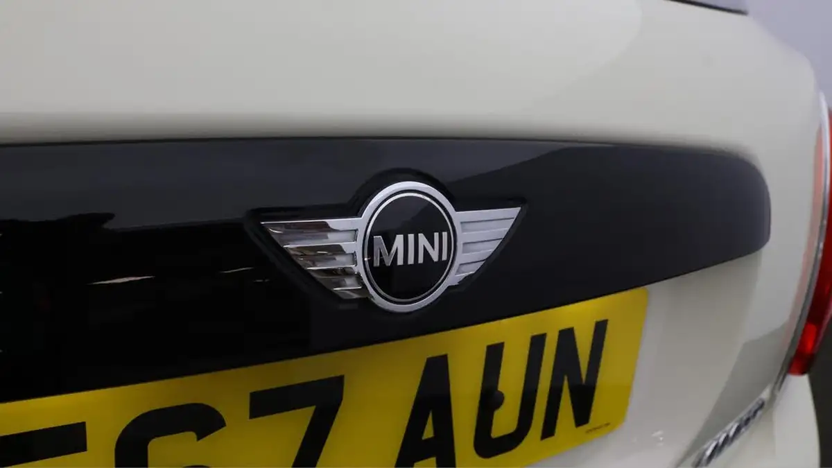 2017-mini-cooper-15-cooper-ss-hatchback-5d-big-20