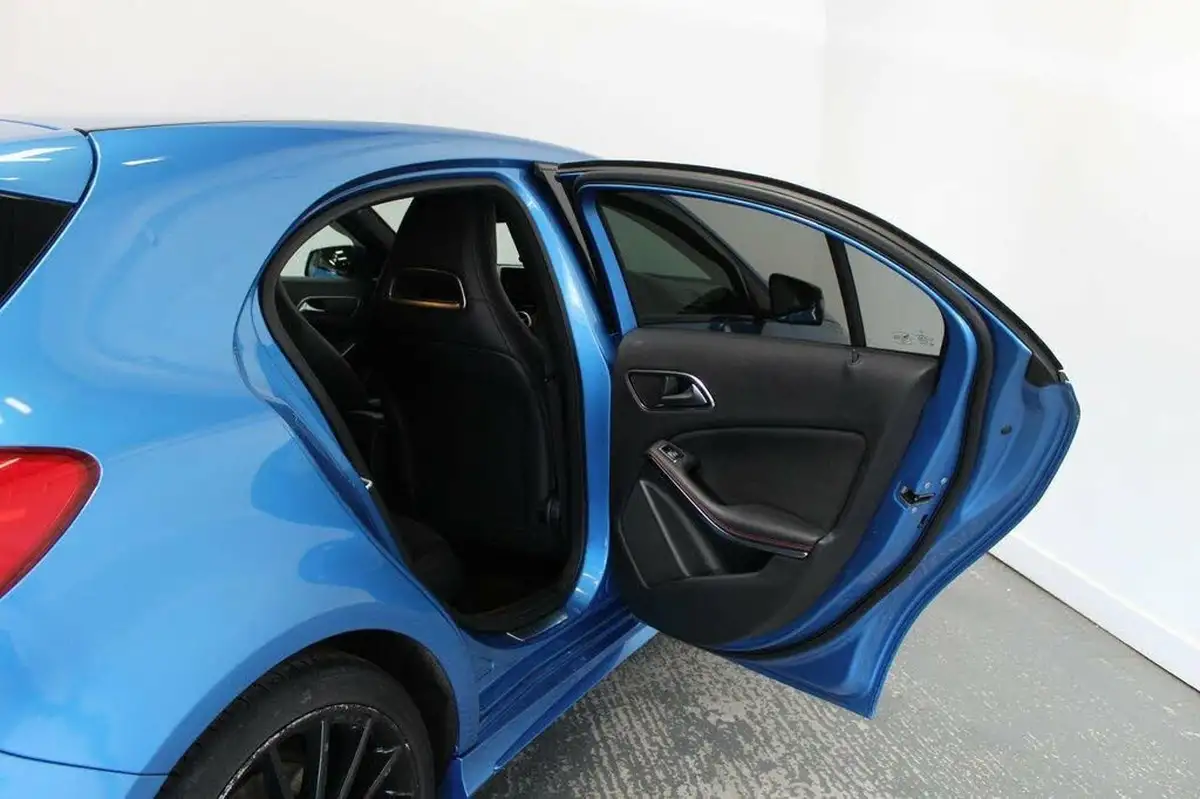2013-mercedes-benz-a-class-15-cdi-a180-amg-sport-109ps-blueefficiency-big-25