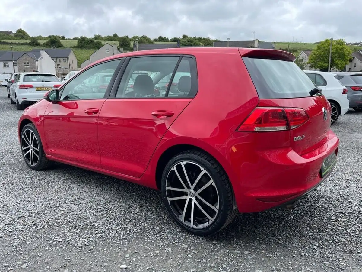 2015-volkswagen-golf-16tdi-match-105ps-bmt-ss-5d-big-3