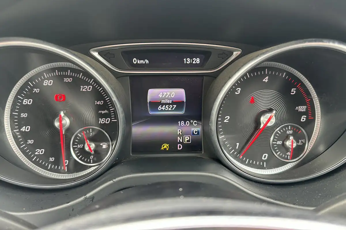 2018-mercedes-benz-cla-21d-cla-220d-amg-line-night-edition-177ps-ss-coupe-4d-big-12