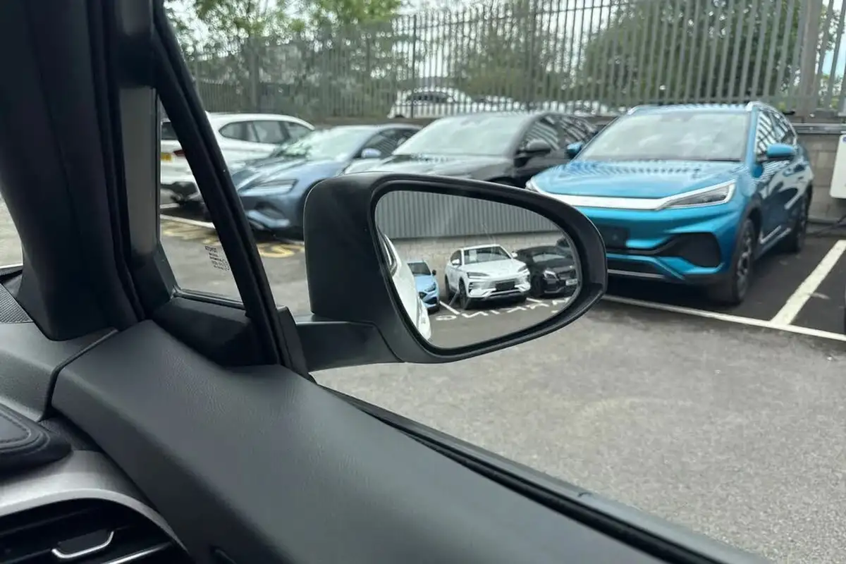 2021-toyota-c-hr-18-vvt-i-icon-big-20