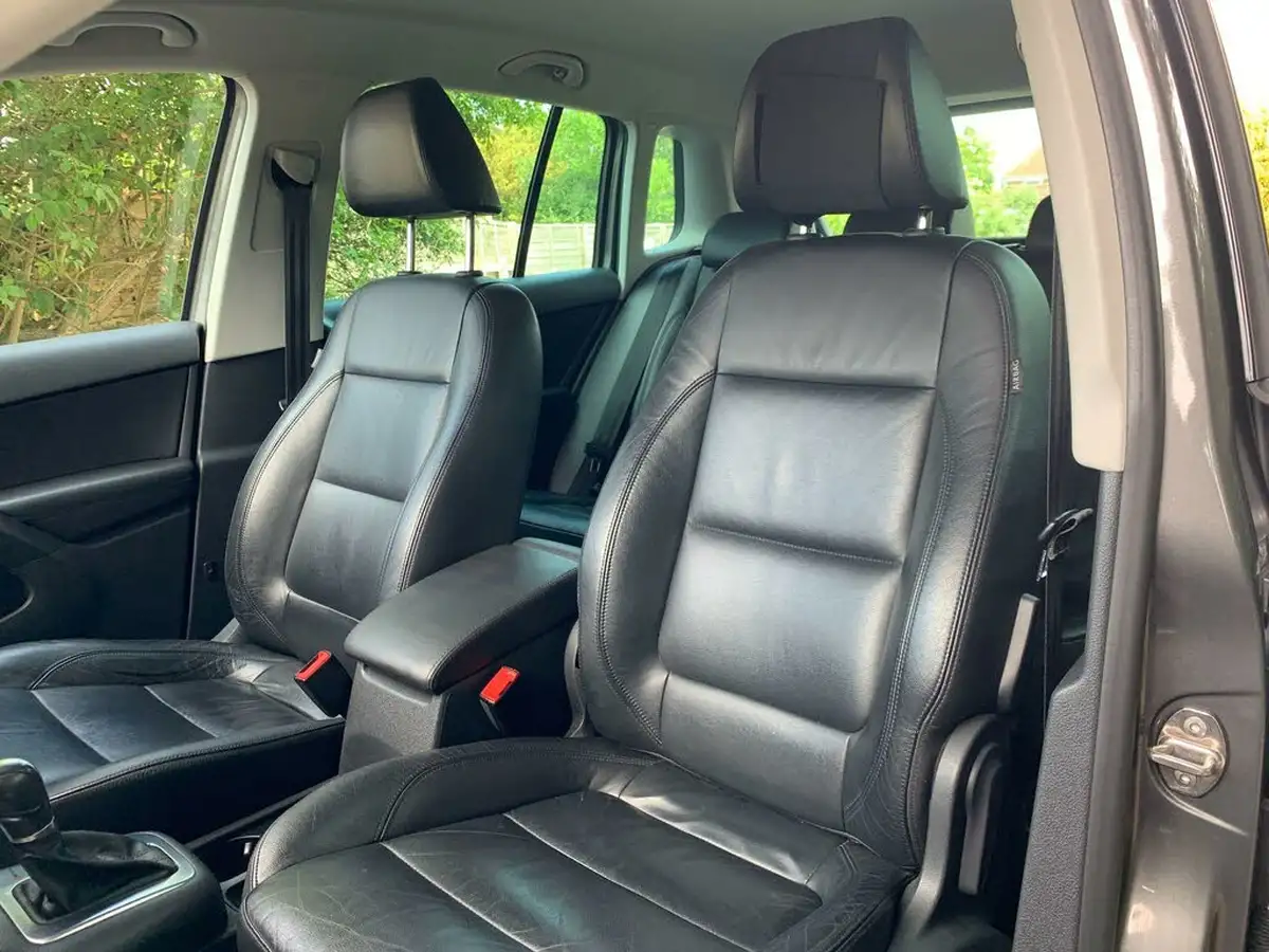 2011-volkswagen-tiguan-20td-match-140ps-dsg-big-38