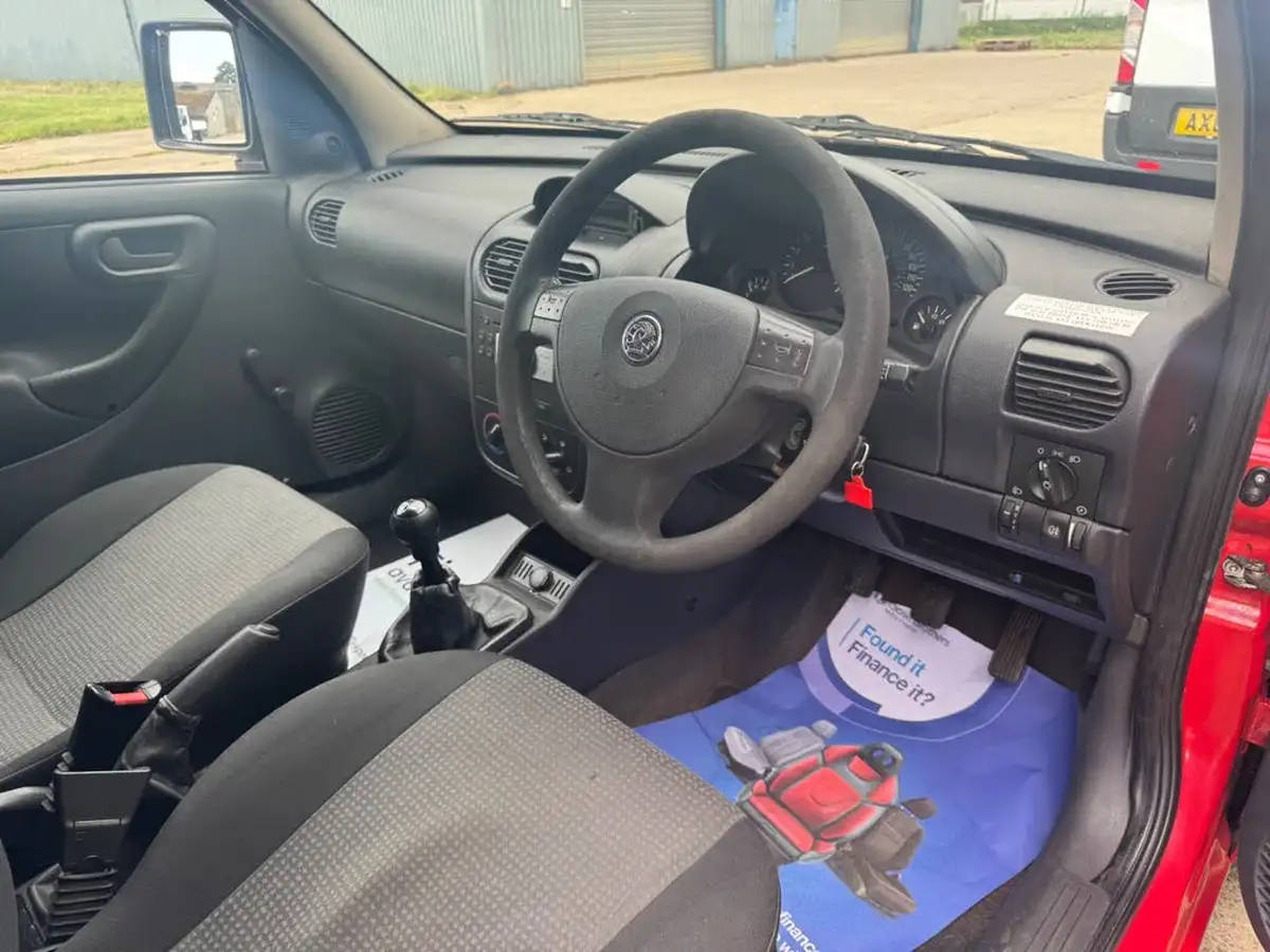 2010-vauxhall-combo-13td-1700-panel-big-17