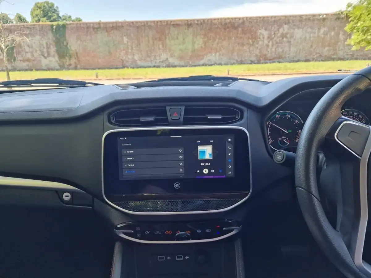 2023-maxus-t90ev-e-8855kwh-big-11