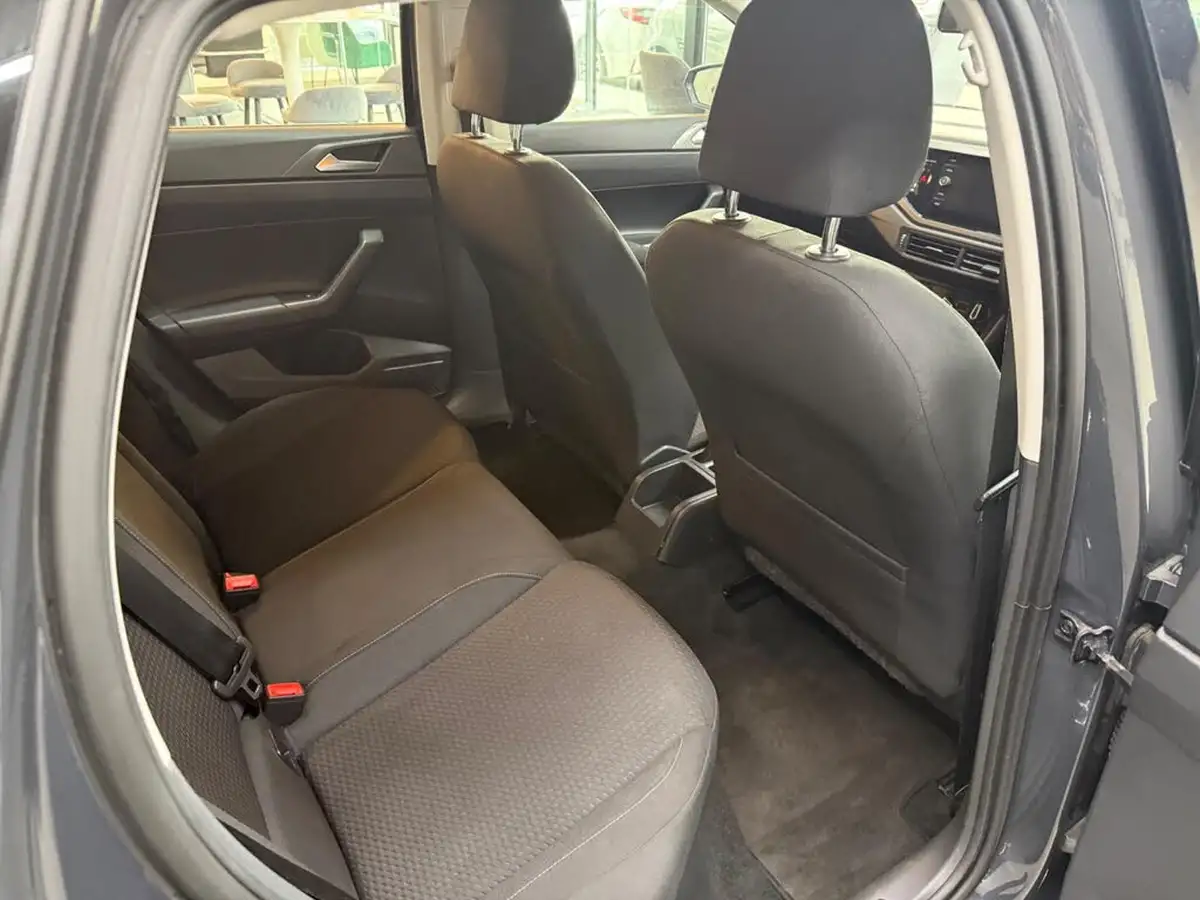 2018-volkswagen-polo-10-se-65ps-big-14