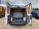 2009-renault-trafic-20td-sl27dci-115-panel-van-small-39