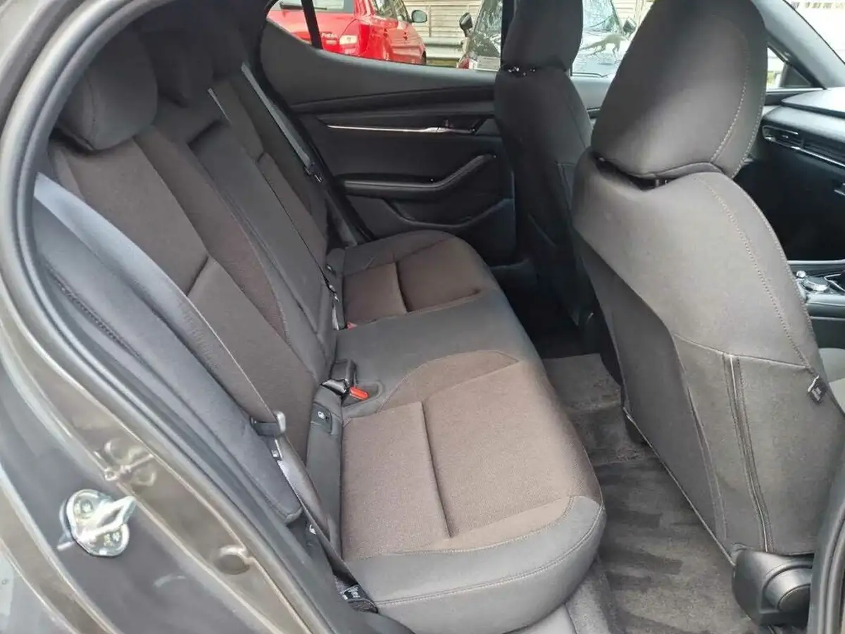 2025-mazda-mazda3-25-e-skyactiv-g-exclusive-line-big-13