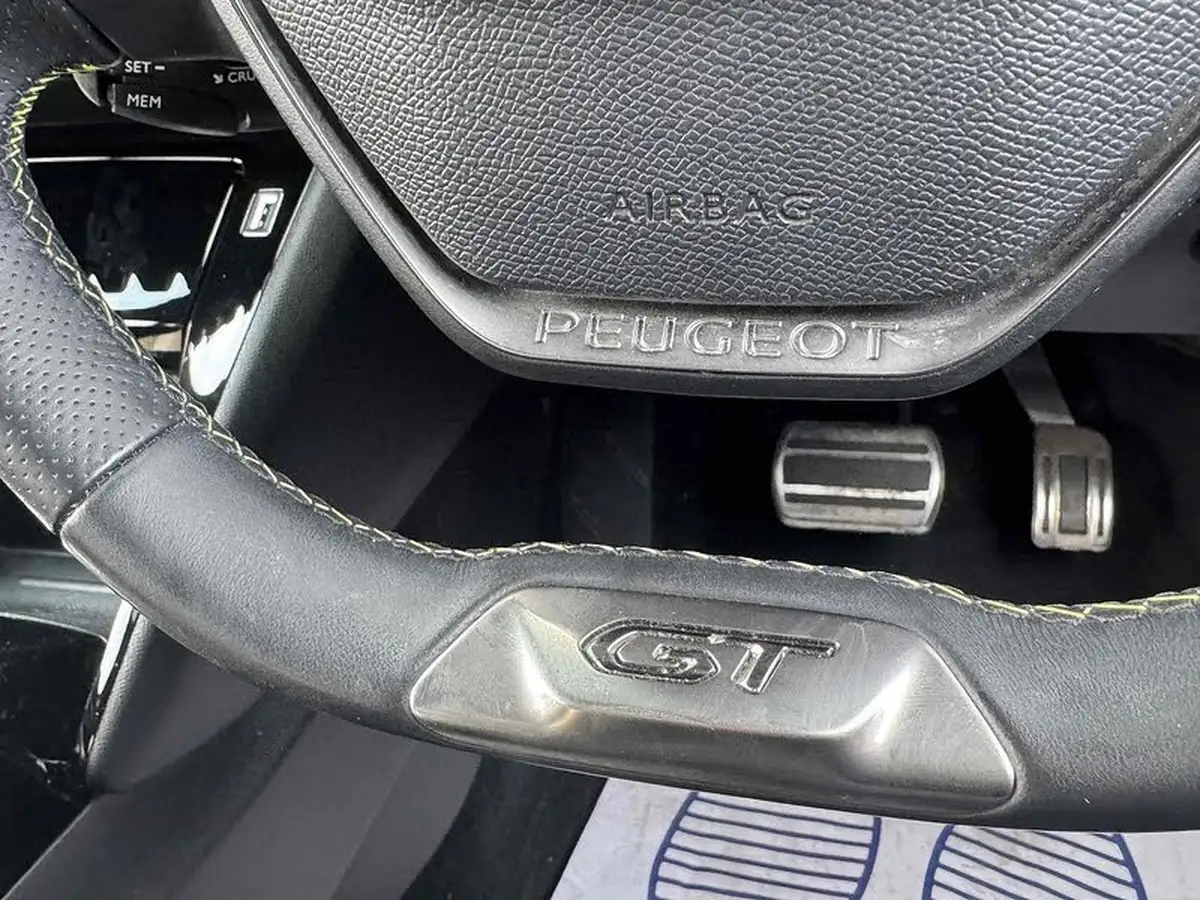 2020-peugeot-2008-suv-12-puretech-gt-line-eat8-big-37