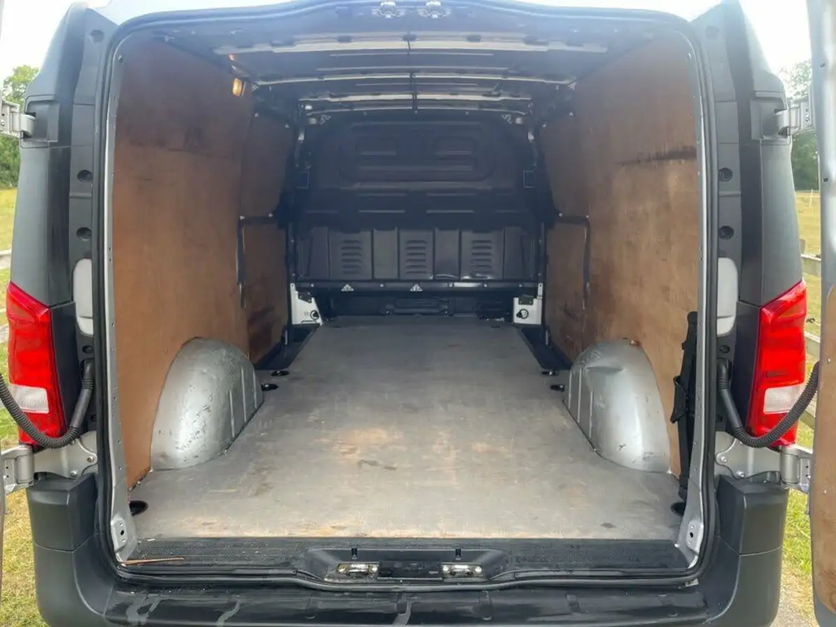 2019-mercedes-benz-vito-big-20