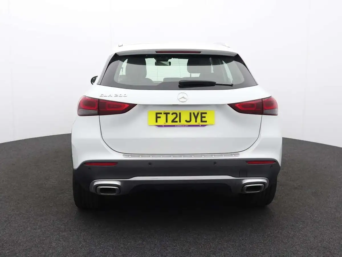 2021-mercedes-benz-gla-class-13-gla-200-sport-executive-big-3