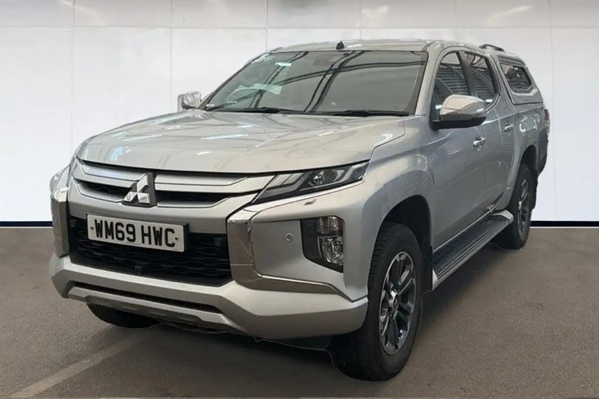 2020-mitsubishi-l200-22di-d-barbarian-x-big-1