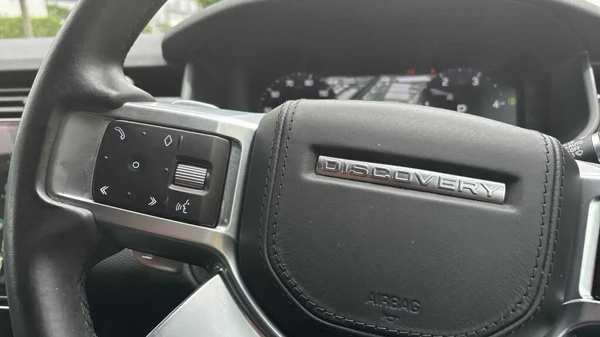2023-land-rover-discovery-30-d300-commercial-dynamic-hse-big-30