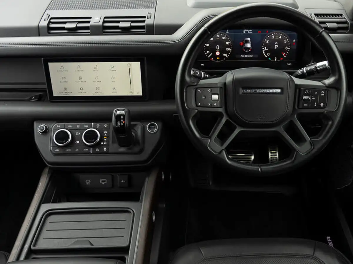 2020-land-rover-110-defender-30-p400-x-110-big-6