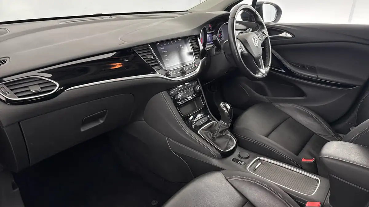 2018-vauxhall-astra-16i-turbo-elite-nav-hatchback-big-8