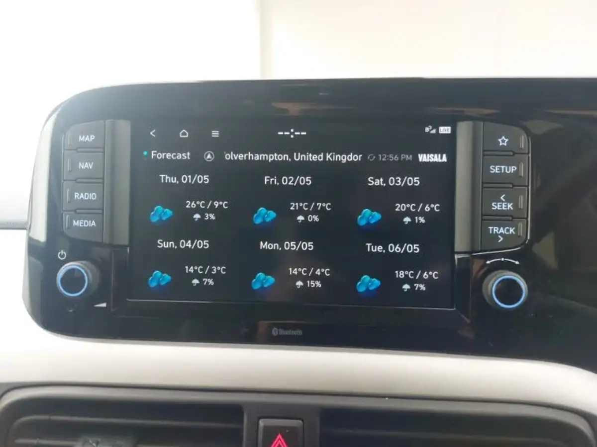 2024-hyundai-i10-10-premium-63ps-auto-big-18
