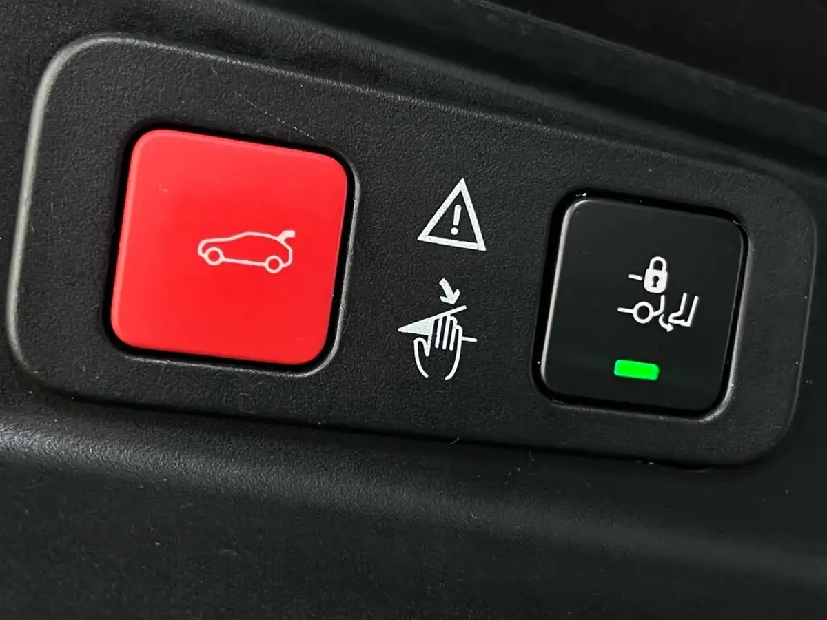 2022-peugeot-5008-suv-12-puretech-gt-premium-big-13