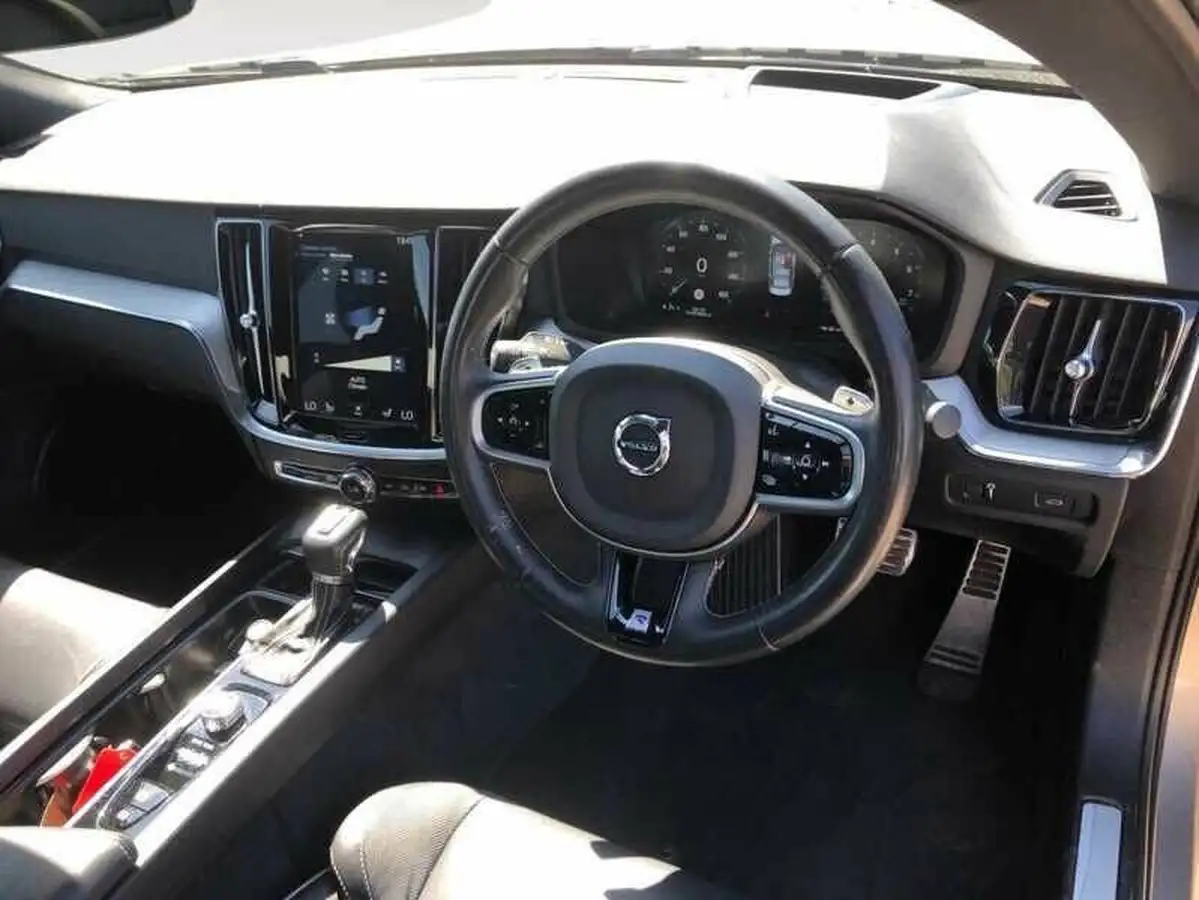 2019-volvo-s60-20-t5-r-design-plus-big-4
