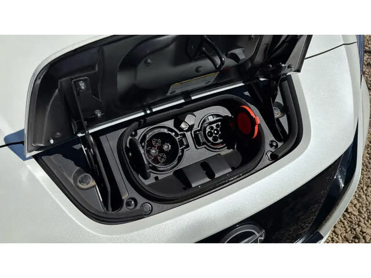 2022-nissan-leaf-e-tekna-39kwh-big-41
