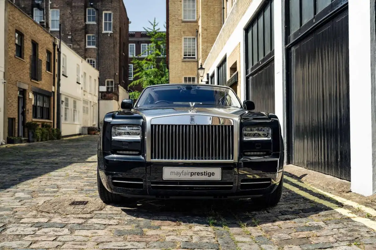 2016-rolls-royce-phantom-big-1