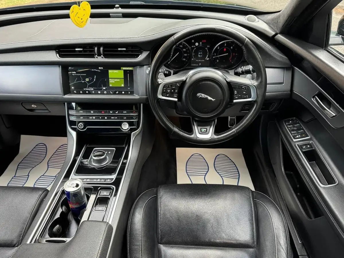 2020-jaguar-xf-20td-r-sport-180ps-saloon-4d-auto-big-8