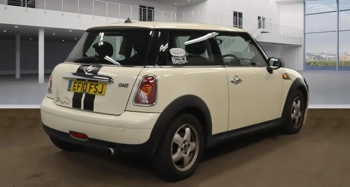 2010-mini-cooper-16-one-98bhp-hatchback-3d-big-1