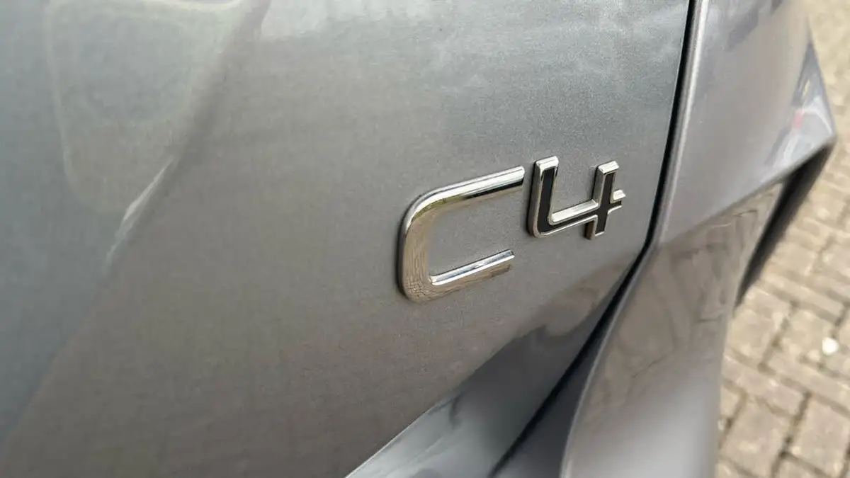 2022-citroen-c4-12-puretech-shine-130ps-big-40