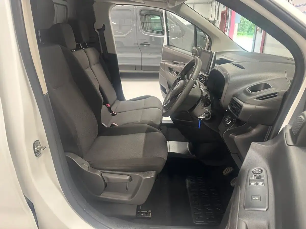 2022-vauxhall-combo-15cdti-sportive-2300-100pseu6dt-l2h1-big-6