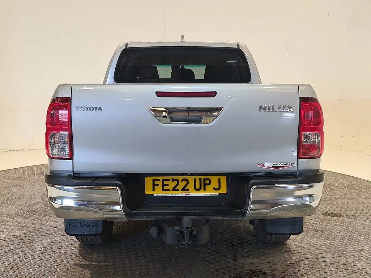 2022-toyota-hi-lux-24d-4d-icon-150hpeu6d-auto-big-19