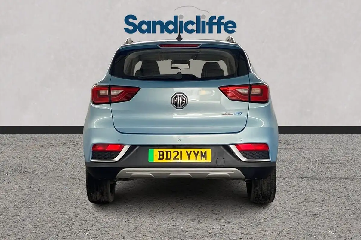 2021-mg-zs-suv-e-exclusive-ev-big-4