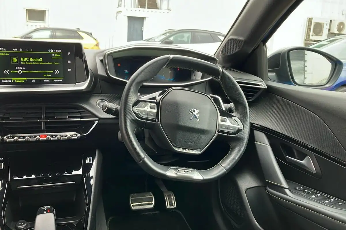 2020-peugeot-208-12-puretech-gt-line-130bhp-eat8-big-32